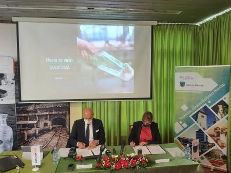 Novinarska konferenca 1